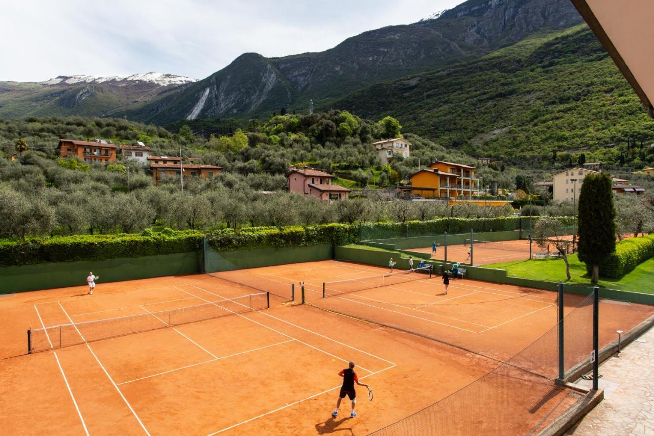 Club Hotel Olivi - Tennis Center Malcesine Zewnętrze zdjęcie
