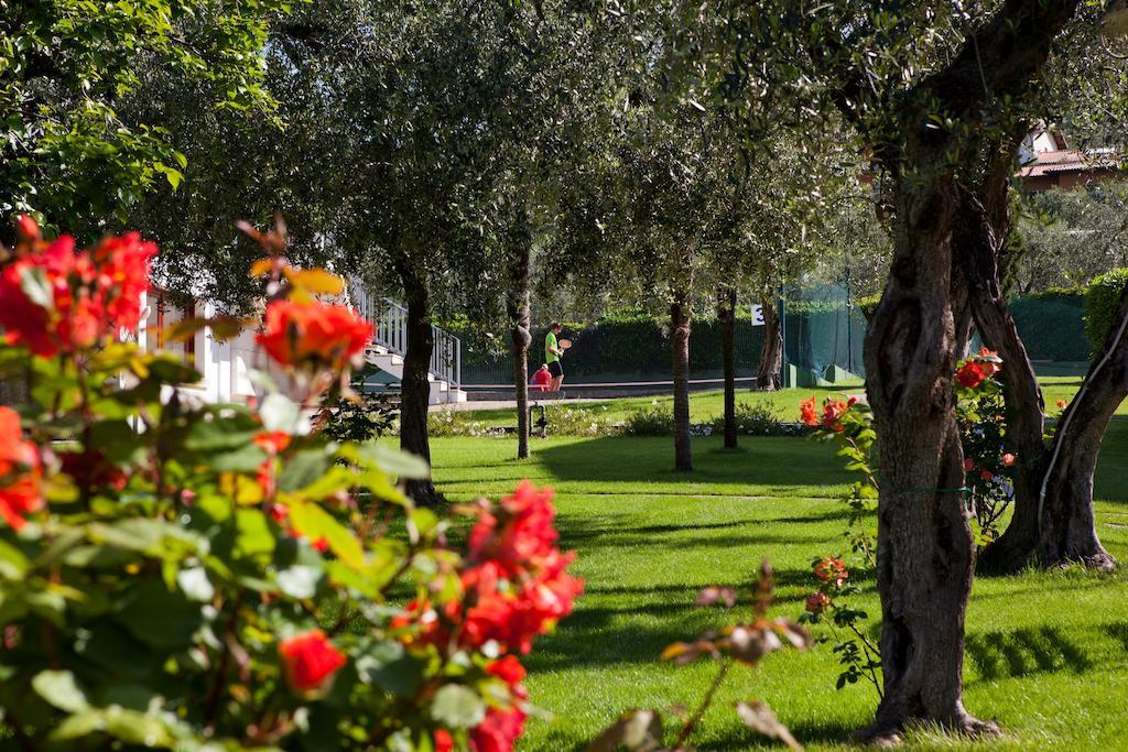 Club Hotel Olivi - Tennis Center Malcesine Zewnętrze zdjęcie