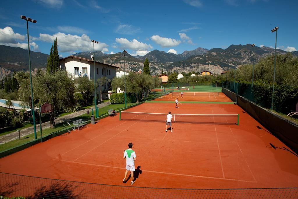 Club Hotel Olivi - Tennis Center Malcesine Zewnętrze zdjęcie