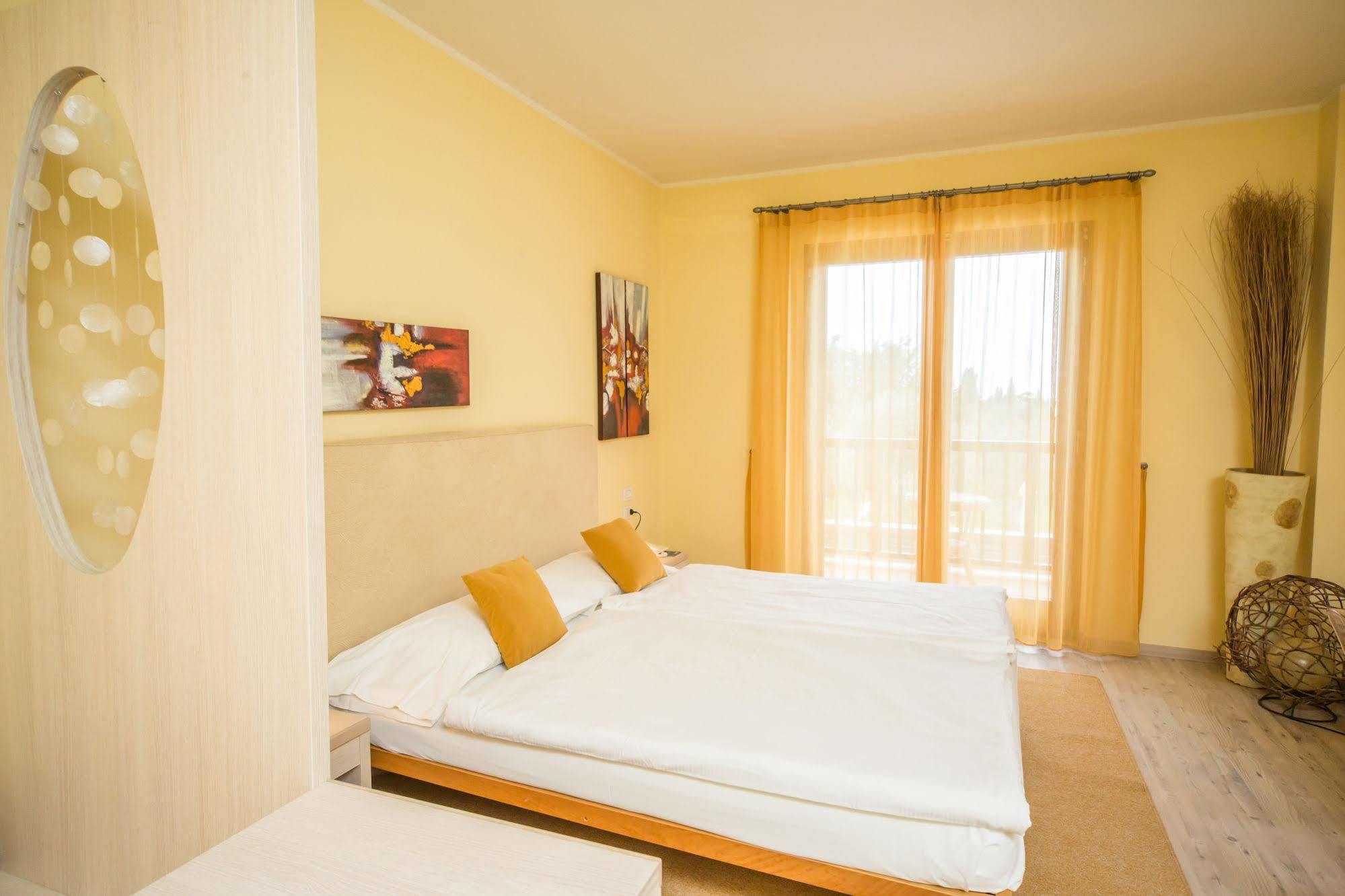 Club Hotel Olivi - Tennis Center Malcesine Zewnętrze zdjęcie